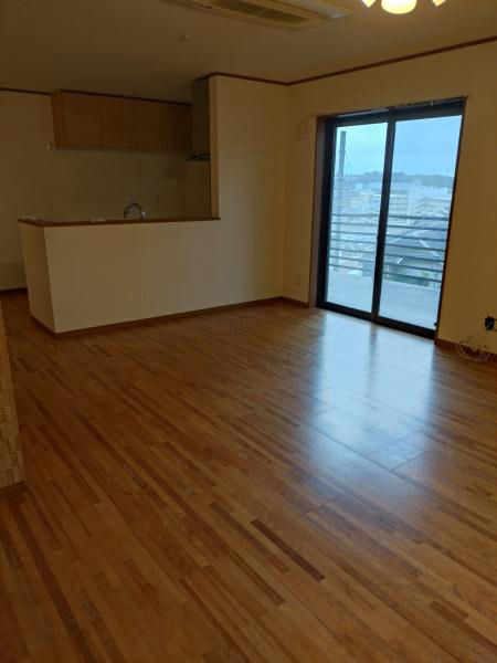 3LDK House in Yokohama with Garden Near JR Totsuka Station - Thumbnail 3