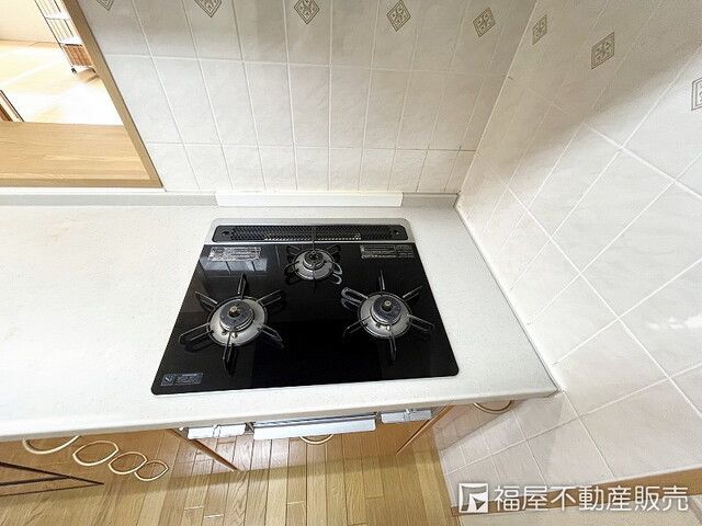 4LDK Apartment in Katano City - Spacious Family Living - Thumbnail 3
