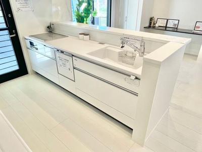 Modern 3LDK House Near Ube-Shinkawa Station — Image 1, Ube, Yamaguchi