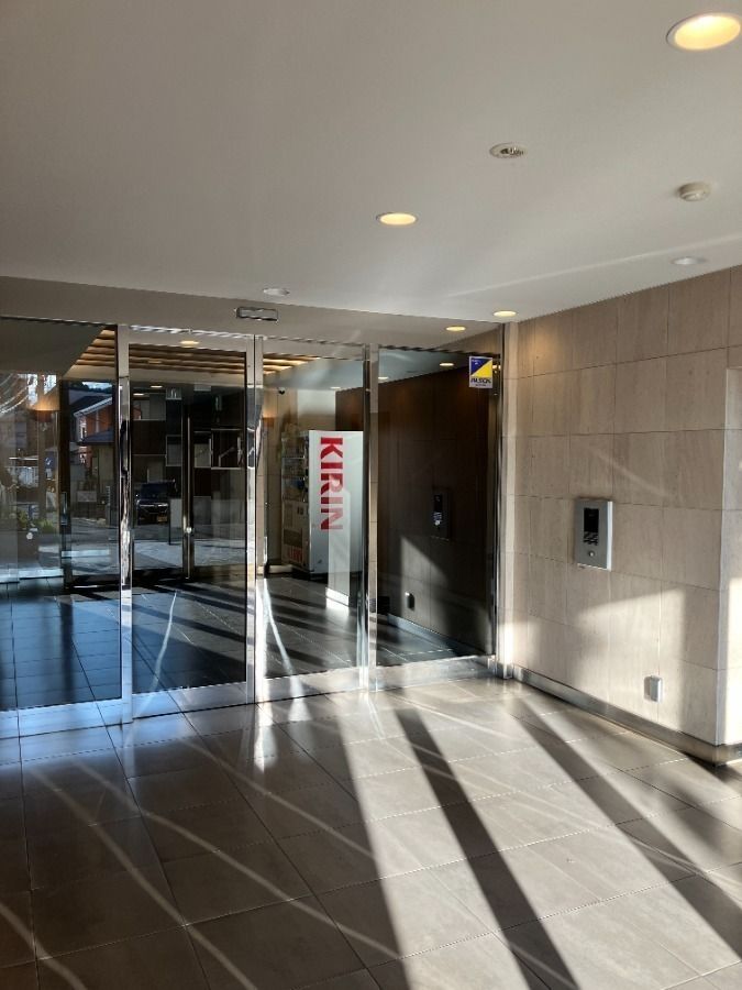 Renovated 3LDK Apartment in Matsudo with Southern Exposure - Thumbnail 3