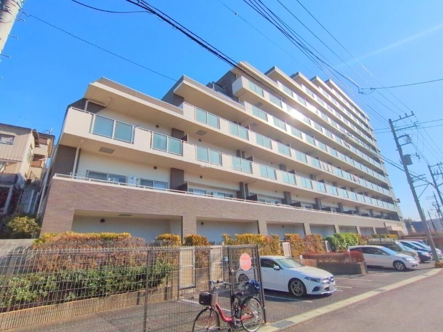 Renovated 3LDK Apartment in Matsudo with Southern Exposure - Thumbnail 2