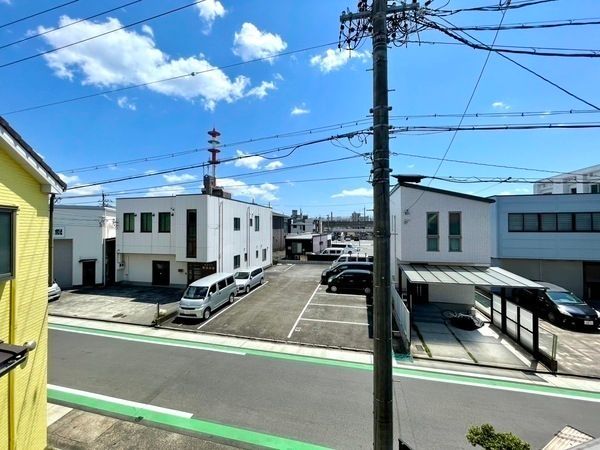 Spacious 3LDK House Near Karasumori Station, Nagoya - Thumbnail 2