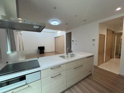 Modern 4LDK House with Solar Panels in Wakamiya-cho, Omihachiman — Image 3, Omihachiman, Shiga