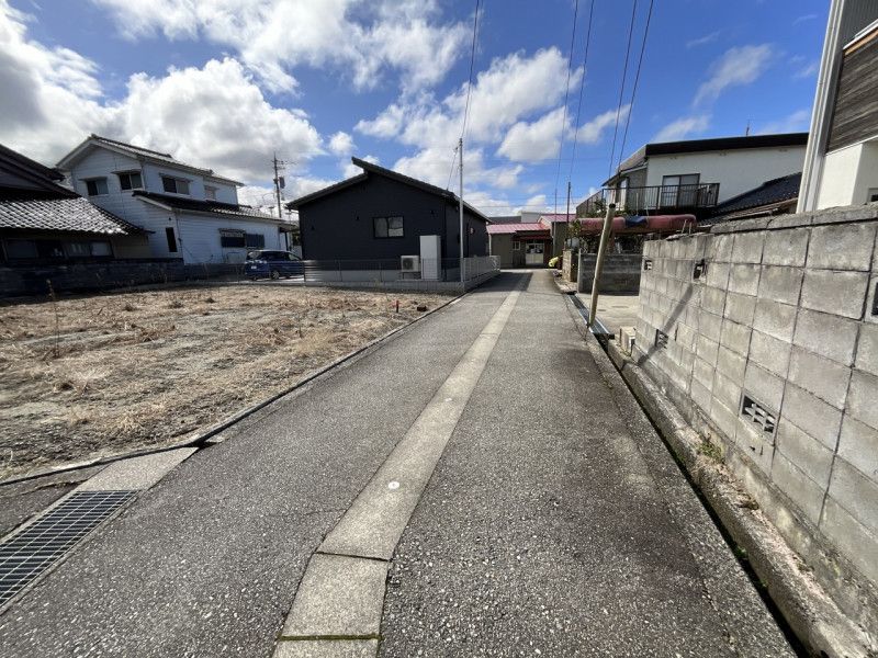 Land for Sale in Sakae Shinmachi, Toyama City - 203.69 sqm Corner Lot - Thumbnail 2
