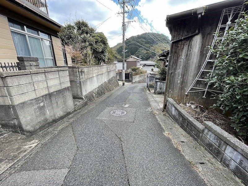 4DK House in Nakao, Kitakyushu - Spacious Garden Property - Thumbnail 4