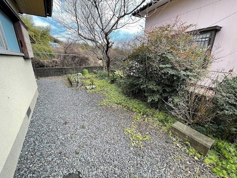 4DK House in Nakao, Kitakyushu - Spacious Garden Property - Thumbnail 3