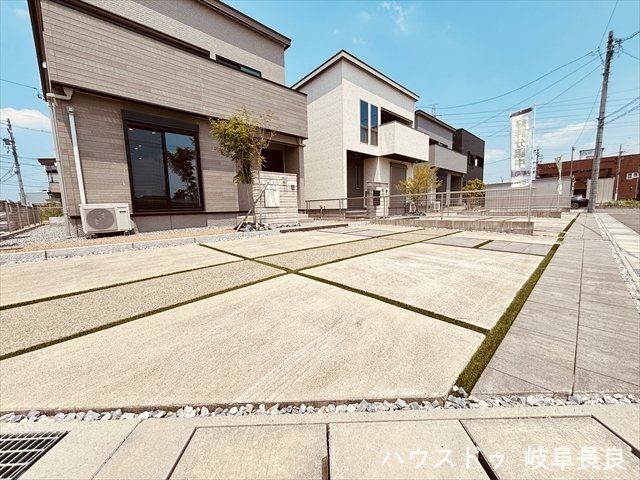 Modern 4-Bedroom House in Gifu City with 168sqm Land - Thumbnail 2