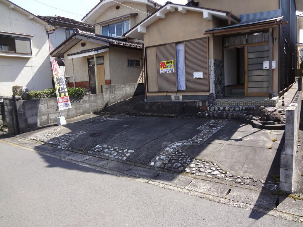 7DK House in Kyotanba - Spacious Layout Near JR Station - Thumbnail 2