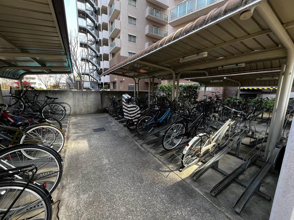 Renovated 3LDK Apartment Near Komyoike Station - Thumbnail 3
