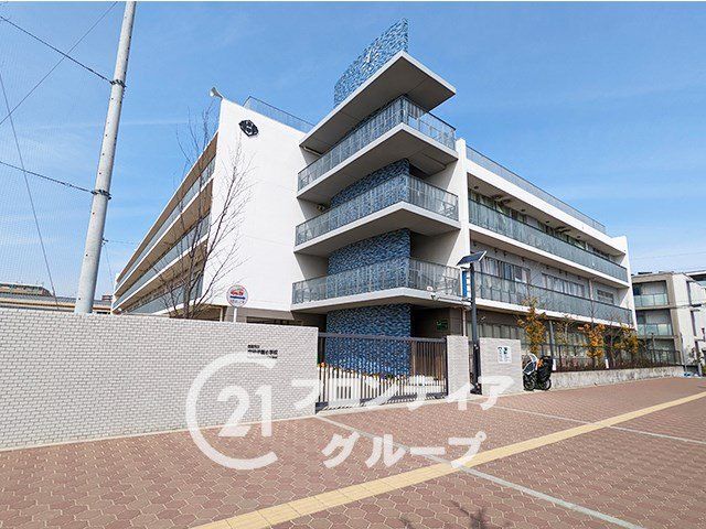 4LDK Condo in Nishinomiya Near Koshien Stadium - Thumbnail 2