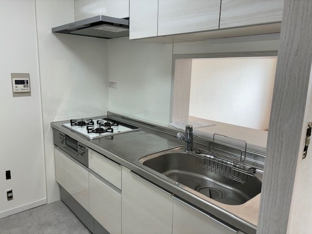 Cosmo Shiki White Court 306: Renovated 3LDK Apartment in Saitama - Thumbnail 2