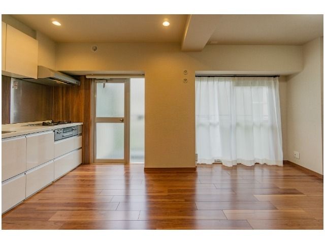 Renovated 2LDK Apartment near Okura-yama Station, Yokohama - Thumbnail 4