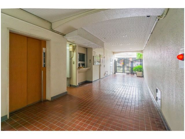 Renovated 2LDK Apartment near Okura-yama Station, Yokohama - Thumbnail 3