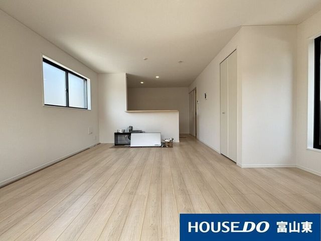 New 3LDK House with Built-in Garage in Toyama City - Thumbnail 4