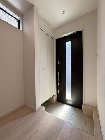 New 3LDK House with Built-in Garage in Toyama City - Thumbnail 2