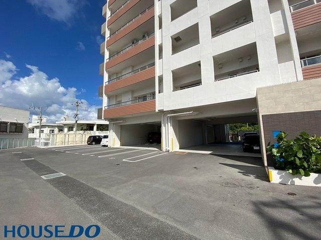 Bear's Court Ueseto 5F 2LDK Apartment for Sale in Chatan, Okinawa - Thumbnail 2