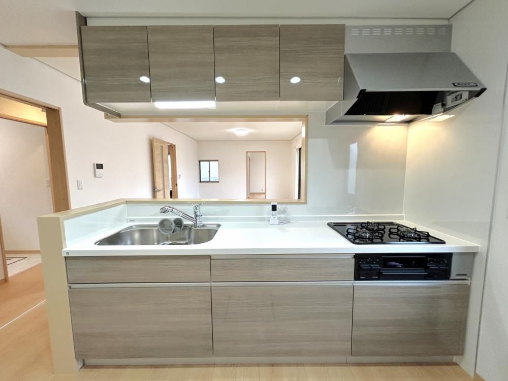 Renovated 4-Bedroom House in Koriyama with Parking - Thumbnail 3