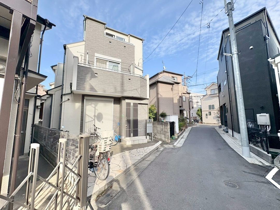 3LDK House for Sale in Nerima, Tokyo - 67.83sqm - Thumbnail 2