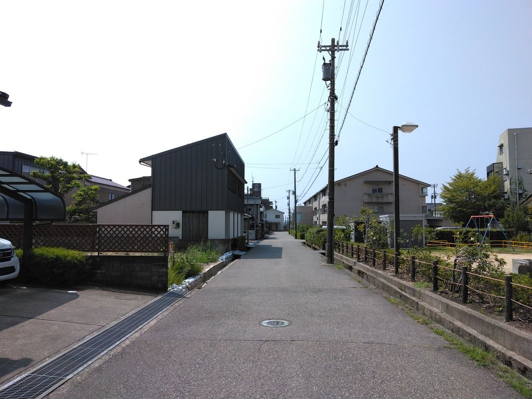 ZEH New House with Solar Panels in Kanazawa, Ishikawa - Thumbnail 4