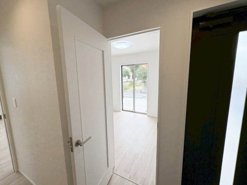 New 4LDK House in Okinawa City with 3 Parking Spaces - Thumbnail 2