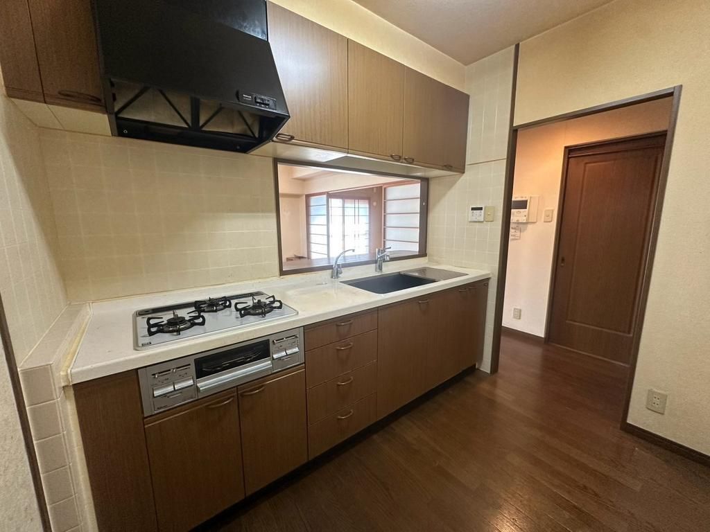 3LDK Apartment for Sale in Minami-Kokura, Kitakyushu - Thumbnail 4