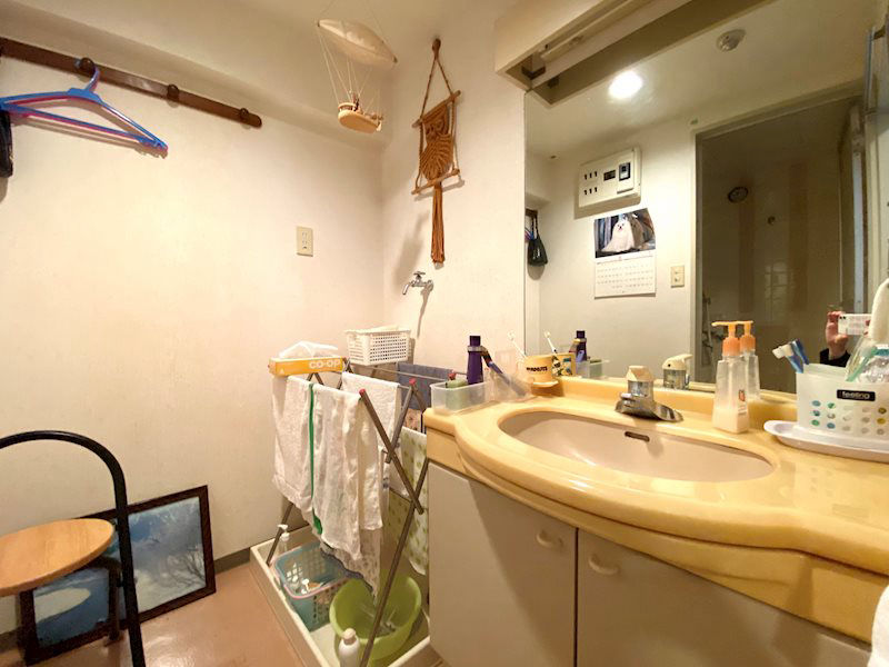 Ocean-view resort condo in Atami with hot spring access - Thumbnail 4