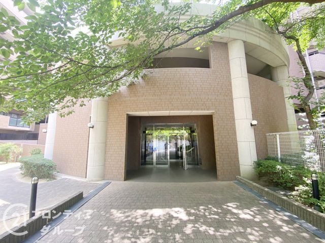 3LDK Resale Apartment in Hirakata with Renovations - Thumbnail 3