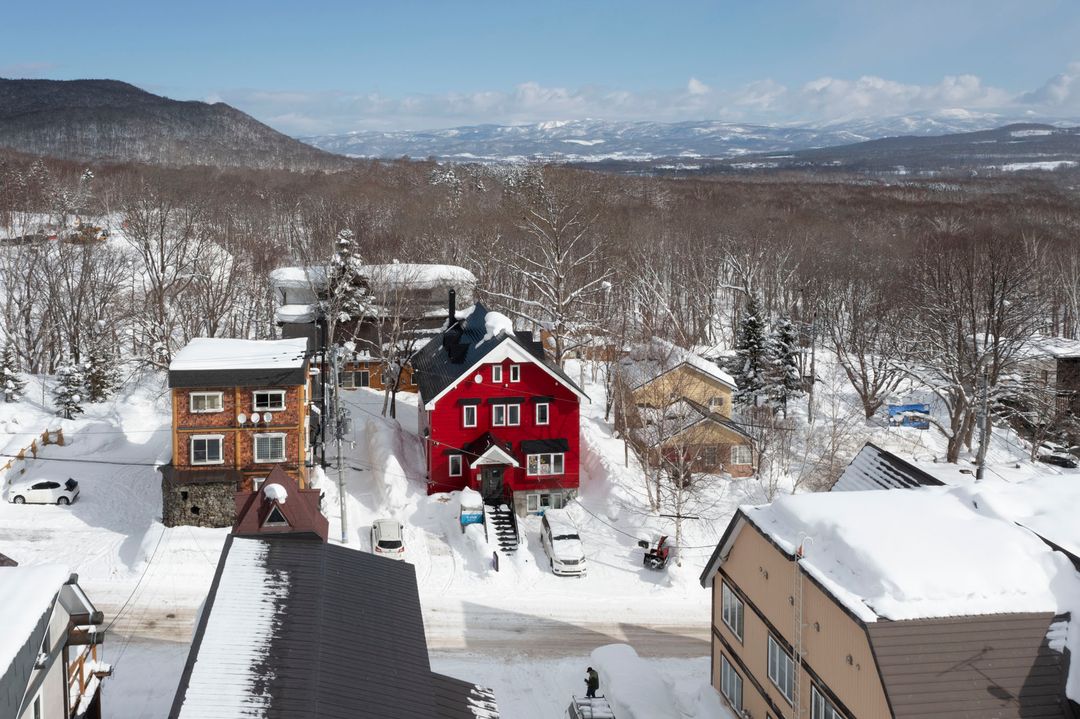 10-Bedroom House for Sale in Niseko Hirafu, Hokkaido - Thumbnail 3