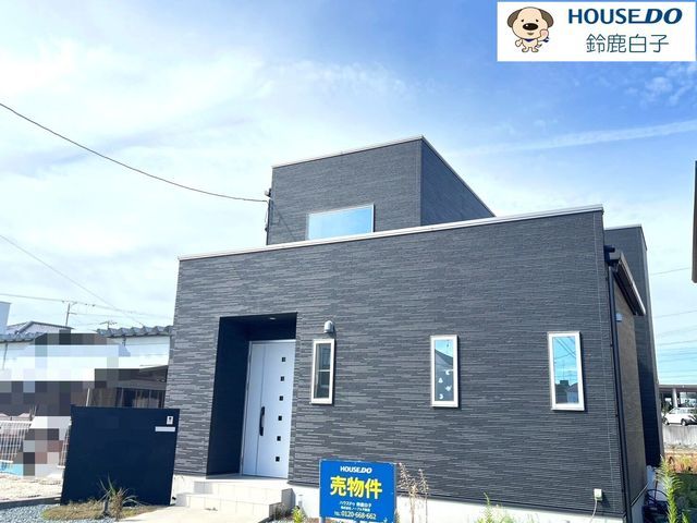 5LDK House for Sale in Suzuka, Mie | Spacious Family Home - Image 1