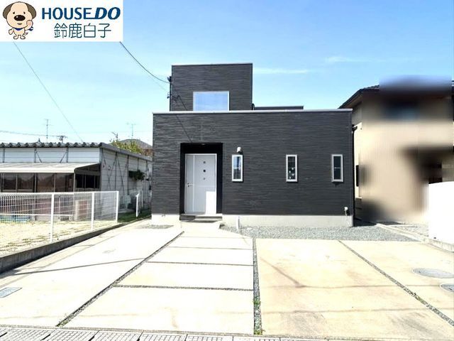 5LDK House for Sale in Suzuka, Mie | Spacious Family Home - Thumbnail 4