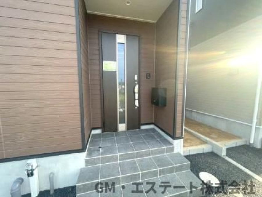 New 4SLDK All-Electric House in Miyazaki with Garden & Balcony - Thumbnail 2
