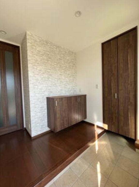 2017-Built Two-Family Home for Sale in Okayama East Ward - Thumbnail 3