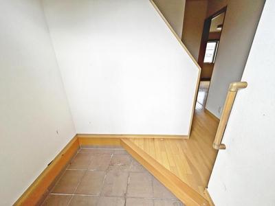 Renovated 4LDK House in Higashiomi with Dual Balconies — Image 4, Higashiomi, Shiga