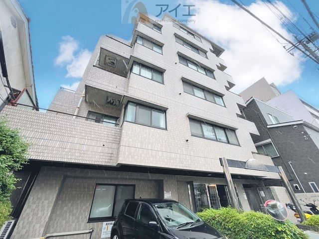 Renovated 2LDK Apartment with Roof Balcony near Keisei Koiwa Station - Thumbnail 2
