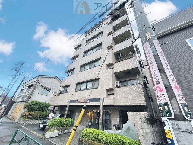 Renovated 2LDK Apartment with Roof Balcony near Keisei Koiwa Station - Thumbnail 3