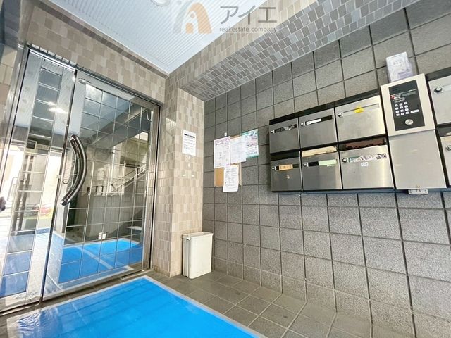 Renovated 2LDK Apartment with Roof Balcony near Keisei Koiwa Station - Thumbnail 4