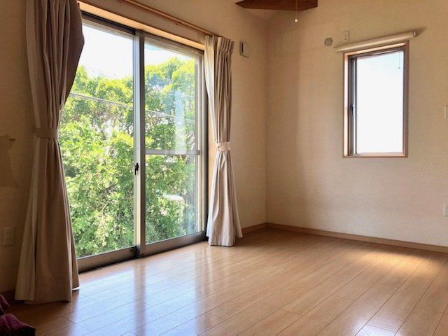 Spacious Two-Generation Home in Kochi with 5LDK Layout - Thumbnail 4