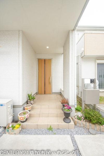Spacious 3SLDK House in Yashio with Double Parking — Image 4, Yashio, Saitama