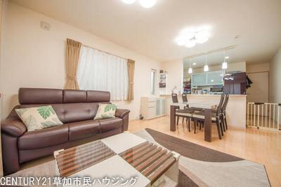 Spacious 3SLDK House in Yashio with Double Parking — Image 3, Yashio, Saitama