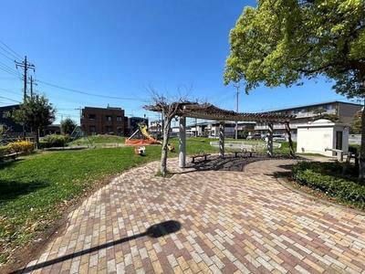 Spacious 3SLDK House in Yashio with Double Parking — Image 2, Yashio, Saitama