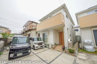 Spacious 3SLDK House in Yashio with Double Parking — Image 1, Yashio, Saitama