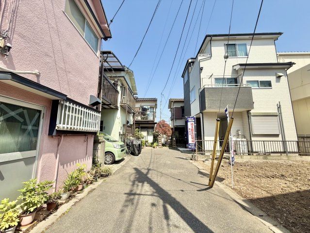 New 3-Story 2LDK House Near Shinden Station, Soka City - Thumbnail 2