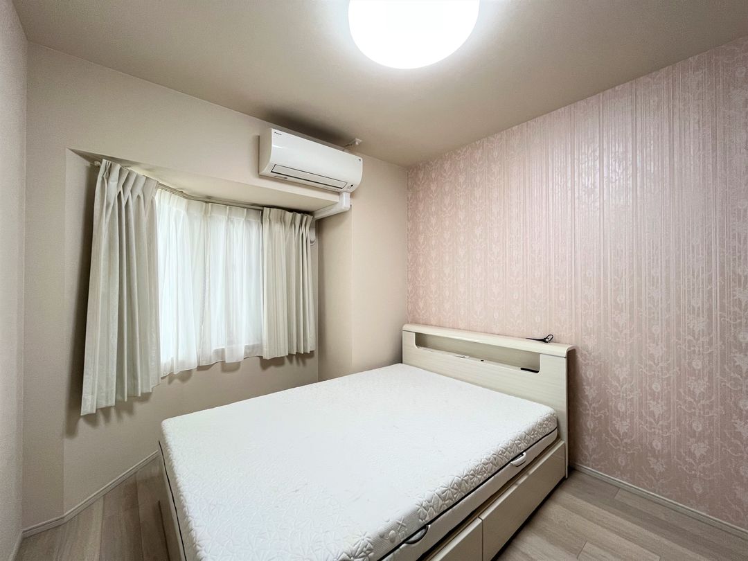 Modern 2LDK Apartment in Takamatsu with Balcony - Thumbnail 3