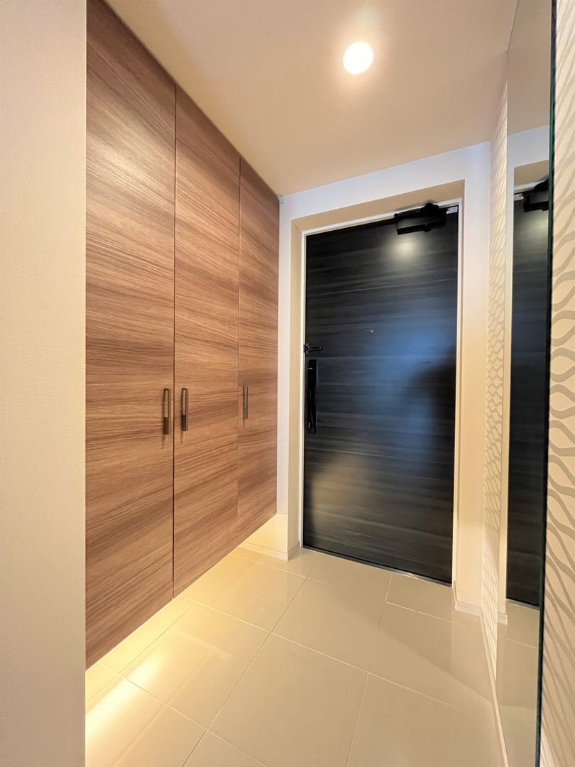 Modern 2LDK Apartment in Takamatsu with Balcony - Thumbnail 4