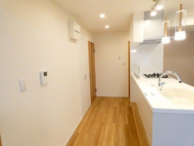 Renovated 3SLDK Apartment Near Omoto Station, Okayama - Thumbnail 4