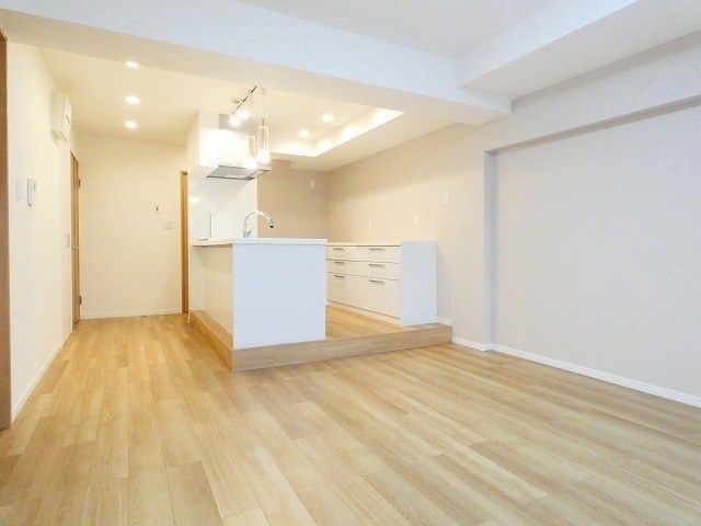 Renovated 3SLDK Apartment Near Omoto Station, Okayama - Thumbnail 2