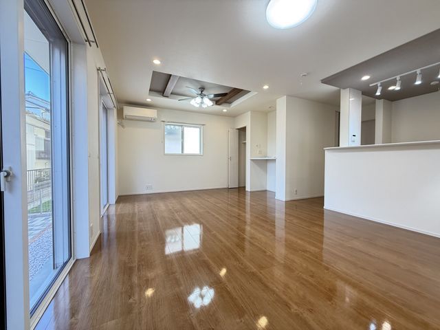 Modern 4LDK House for Sale in Wakaba-ku, Chiba City - Thumbnail 4