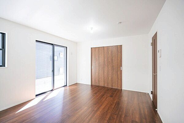 New 4LDK+S House for Sale in Shichirigahama, Kamakura - Thumbnail 4