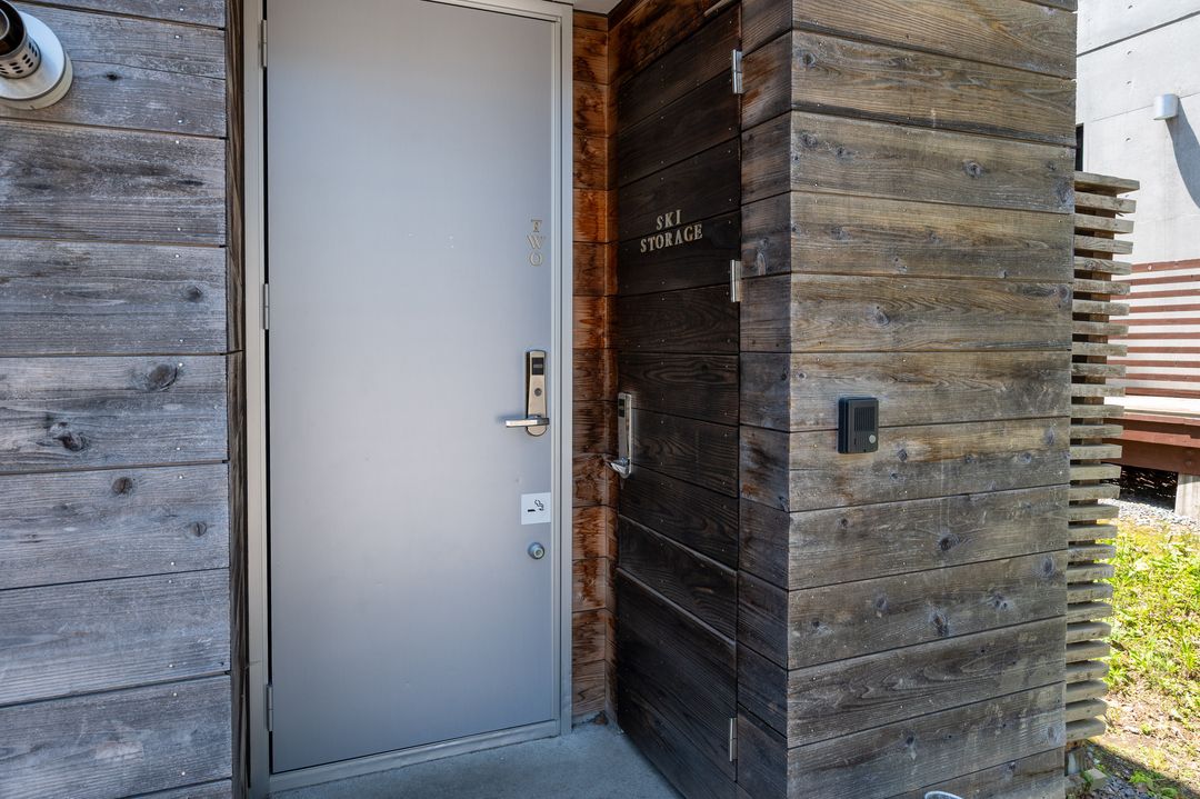 Dual-Key 4-Bedroom Townhouse in Niseko Hirafu's Whiskey Woods - Thumbnail 4
