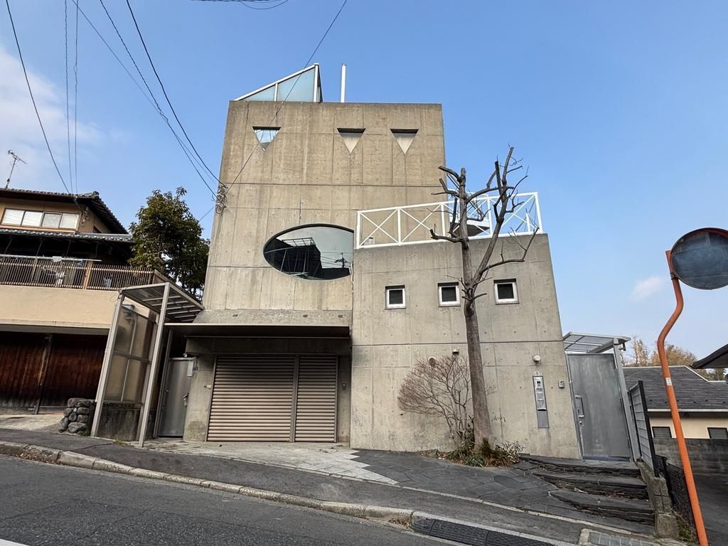 Architect-Designed 3LDK House in Otsu, Shiga | 163 sqm - Image 1